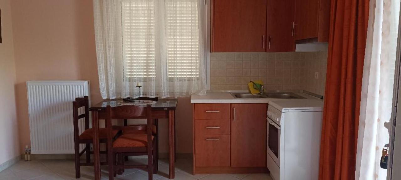 Pigeon House Appartement Plataria Buitenkant foto