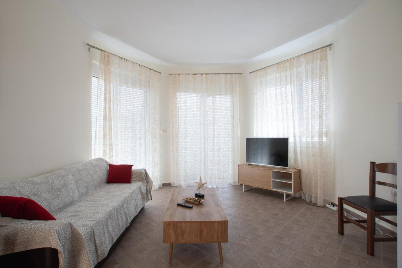 Pigeon House Appartement Plataria Buitenkant foto